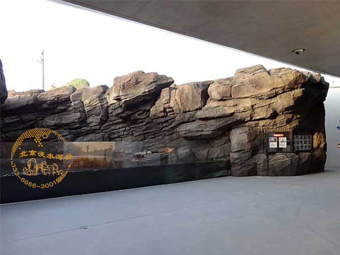 為四川重慶動(dòng)物園制作塑石假山仿真環(huán)境－北京淡水河谷