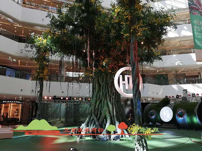 九米仿真榕樹，代表現(xiàn)在高制作水準的超大型仿真榕樹