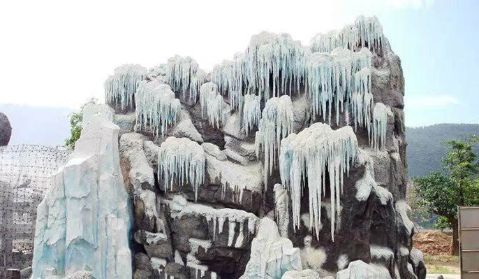用水泥制作的人造雪山廣泛用于動物園風景區(qū)等場所