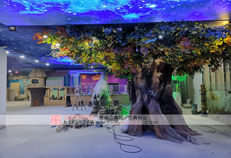 蕪湖方特旅游區(qū)不同主題搭配不同仿真樹(shù)呈現(xiàn)不一樣的效果