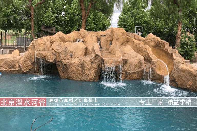 南京香樟華蘋酒店塑石假山景觀凸顯塑石假山的環(huán)境和經(jīng)濟效益