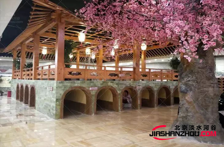使用仿真樹來(lái)刷新四川青城道溫泉的室內(nèi)外空間干的漂亮
