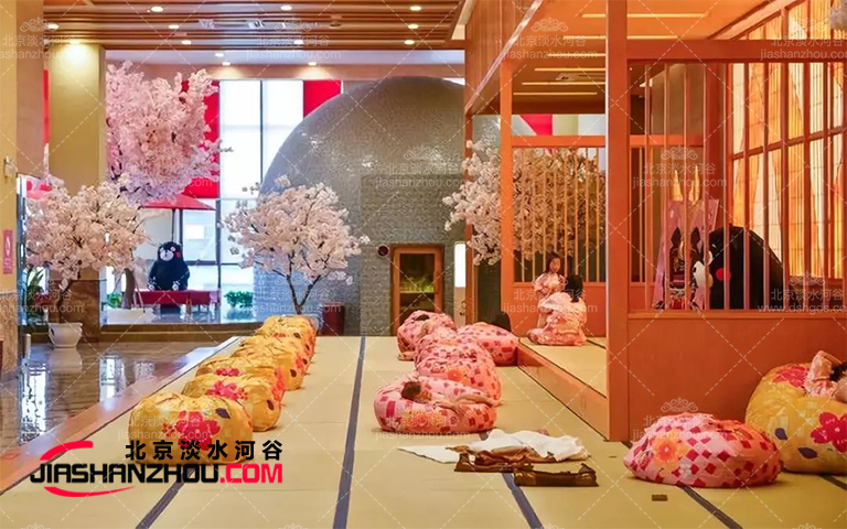 仿真樹(shù)于重慶貝迪頤園溫泉度假酒店設(shè)計(jì)效果展示