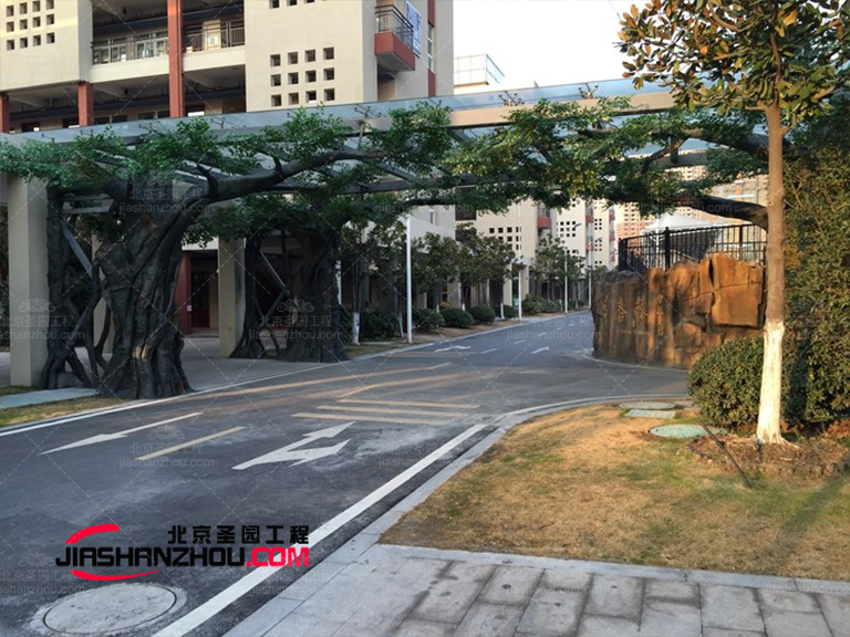 江蘇淮安動物園室內(nèi)外仿真樹裝飾布置