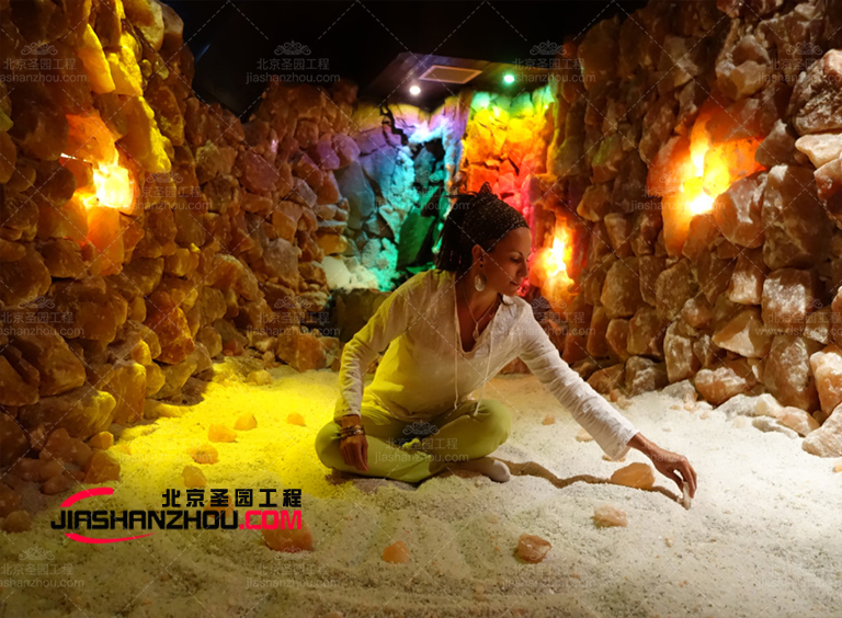 喜馬拉雅山鹽療房夢(mèng)幻鹽洞提供更加涼爽和舒緩的氛圍
