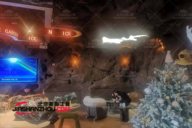 開放式設(shè)計的現(xiàn)代人工別墅洞穴餐廳風(fēng)格