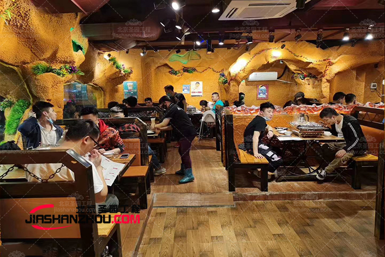 仿天然天然巖洞酒店餐廳可以創(chuàng)造出視覺(jué)上有趣的設(shè)計(jì)