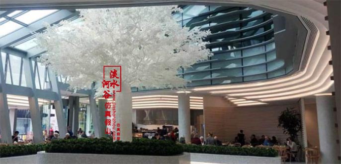 白色仿真樹(shù)