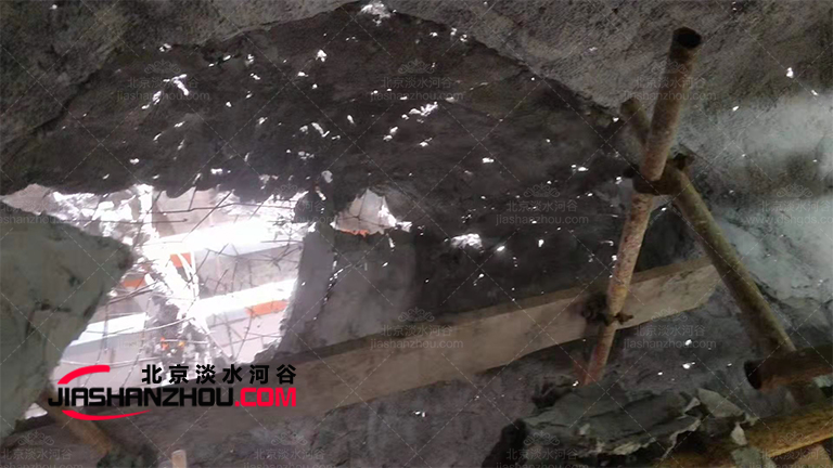 山洞設(shè)計(jì)豪宅別墅